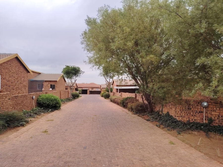 3 Bedroom Property for Sale in Erand Gardens Gauteng