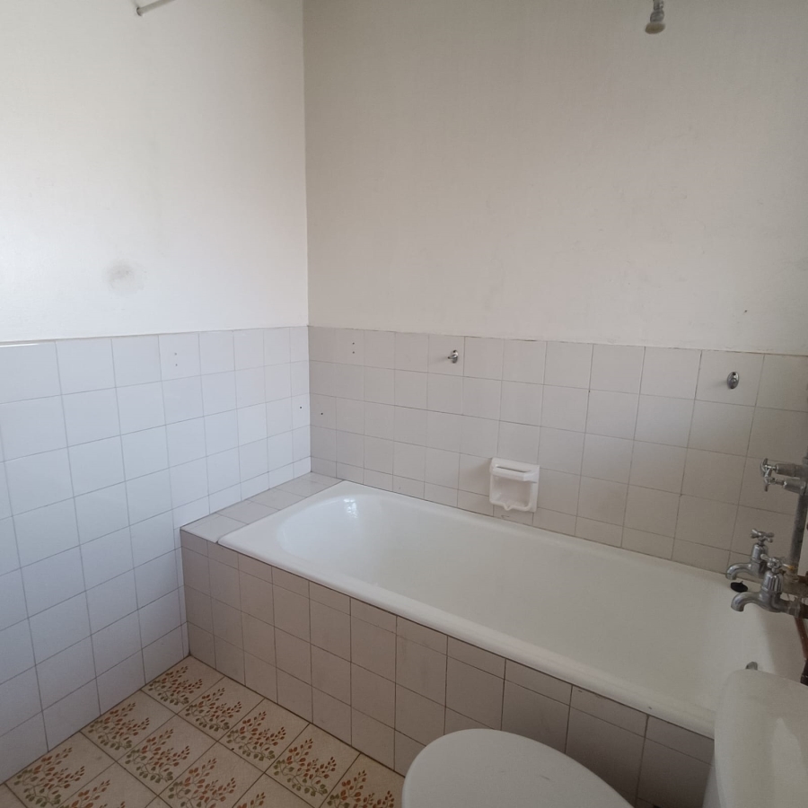 To Let 1 Bedroom Property for Rent in Emmarentia Gauteng