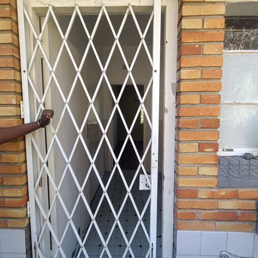 To Let 1 Bedroom Property for Rent in Emmarentia Gauteng