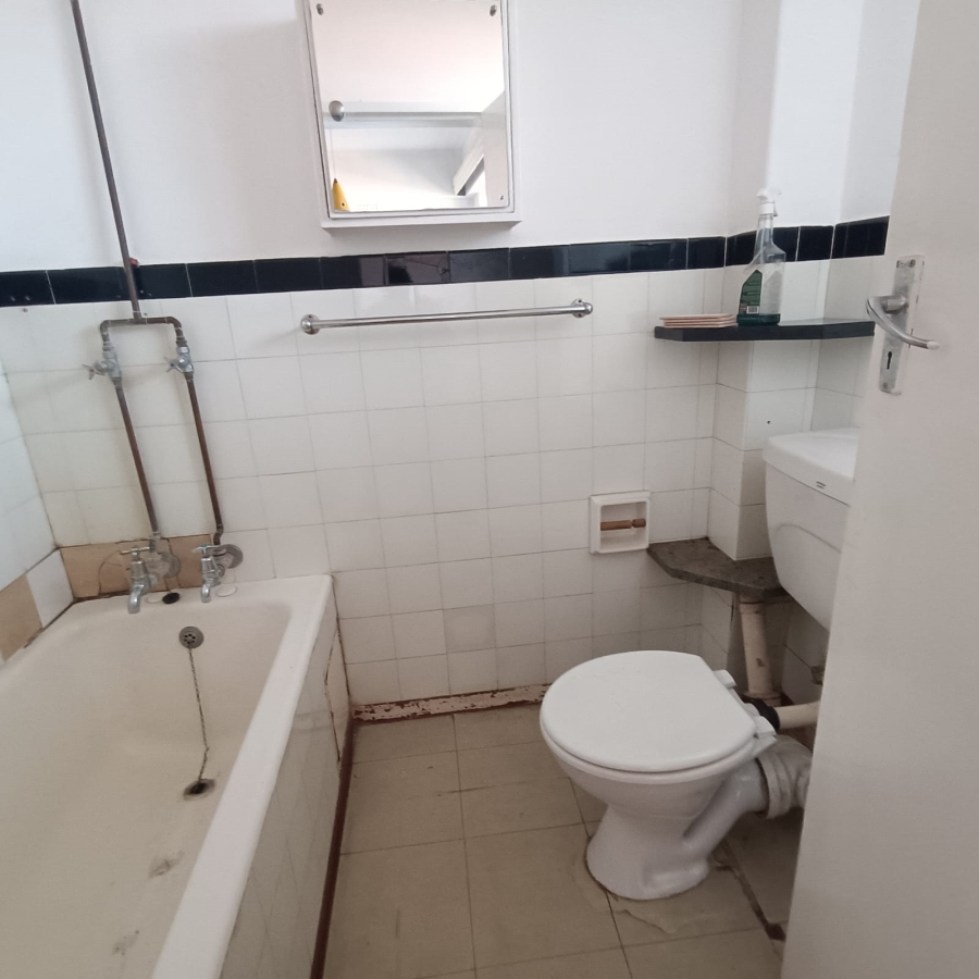 To Let 1 Bedroom Property for Rent in Emmarentia Gauteng