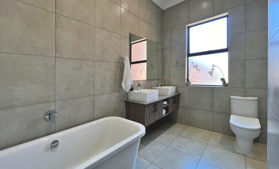 3 Bedroom Property for Sale in Six Fountains Residential Estate Gauteng