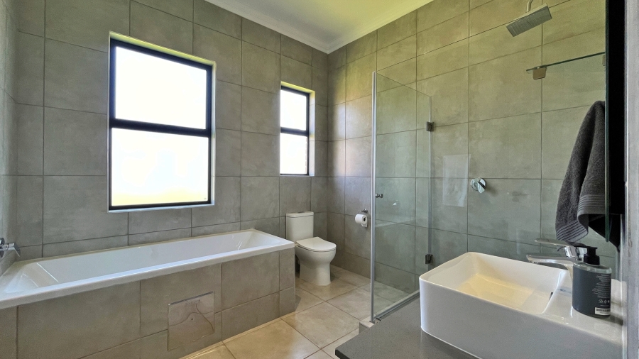 3 Bedroom Property for Sale in Six Fountains Residential Estate Gauteng