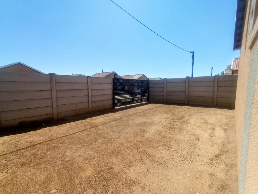 To Let 2 Bedroom Property for Rent in Savanna City Gauteng