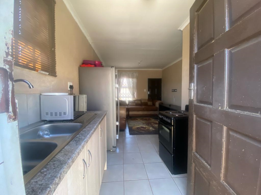 To Let 2 Bedroom Property for Rent in Savanna City Gauteng