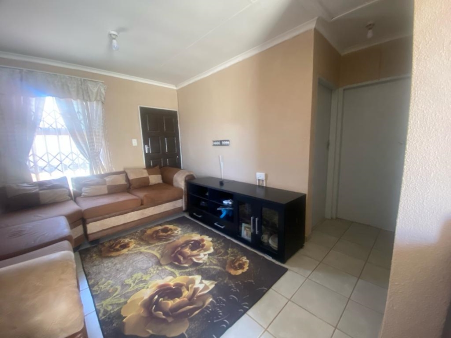 To Let 2 Bedroom Property for Rent in Savanna City Gauteng