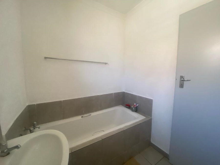 To Let 2 Bedroom Property for Rent in Savanna City Gauteng