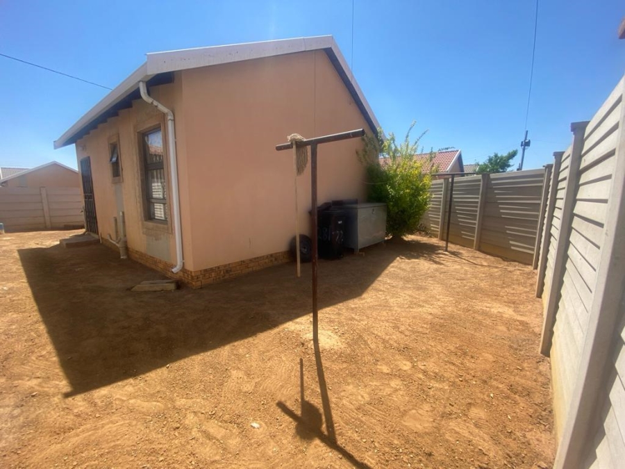 To Let 2 Bedroom Property for Rent in Savanna City Gauteng