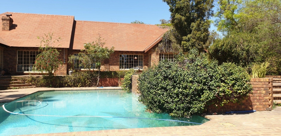 5 Bedroom Property for Sale in Chartwell Gauteng