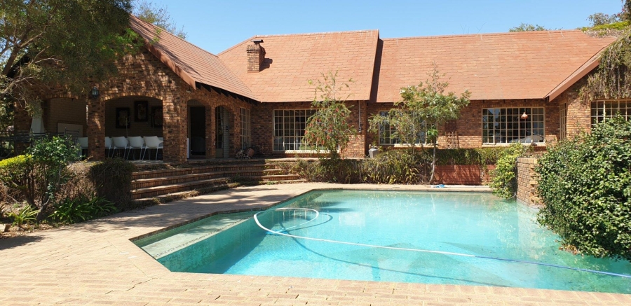 5 Bedroom Property for Sale in Chartwell Gauteng