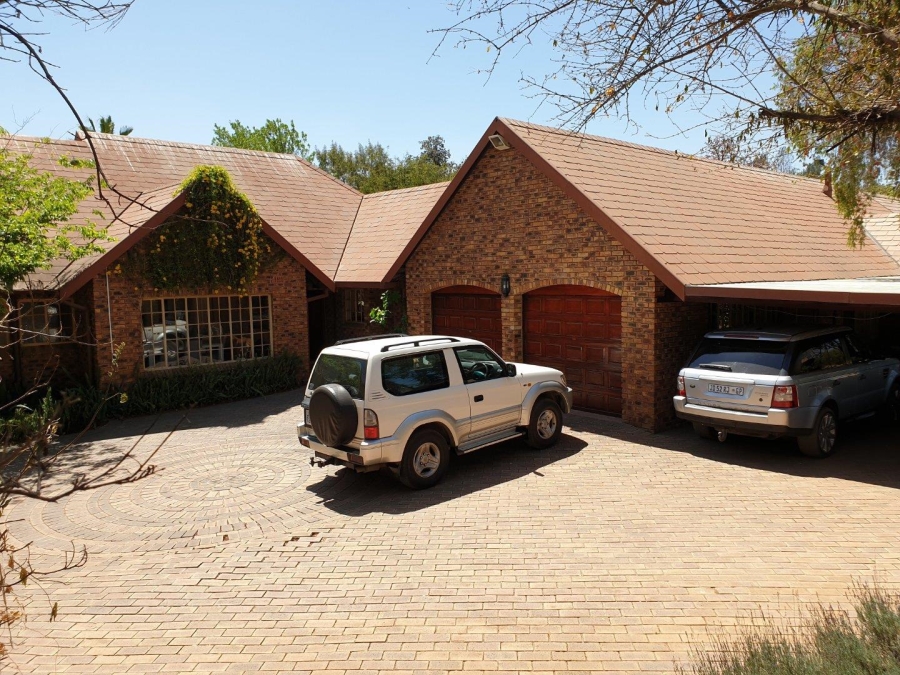 5 Bedroom Property for Sale in Chartwell Gauteng