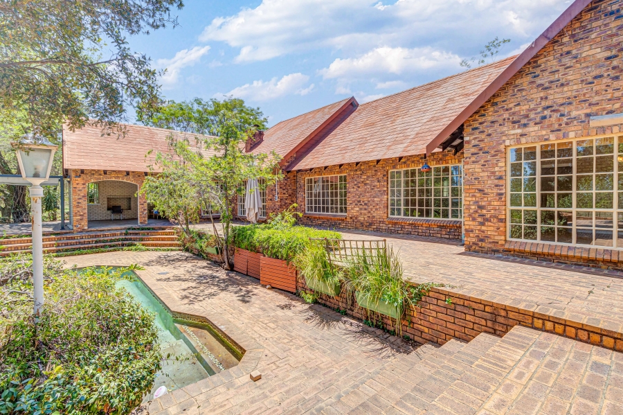 4 Bedroom Property for Sale in Chartwell Gauteng