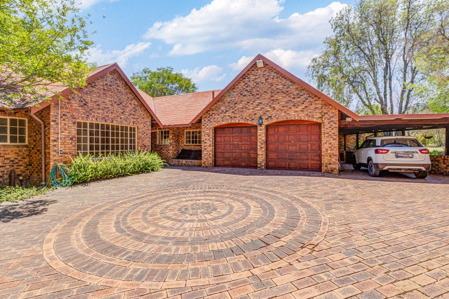 4 Bedroom Property for Sale in Chartwell Gauteng