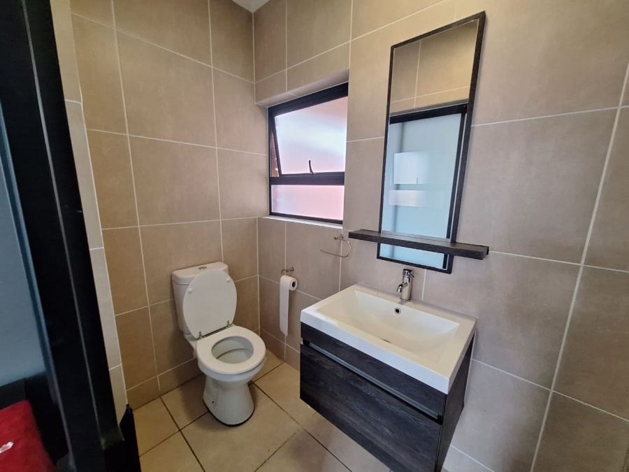 To Let 3 Bedroom Property for Rent in Greenstone Crest Gauteng