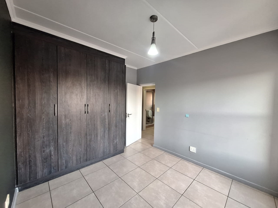 To Let 3 Bedroom Property for Rent in Greenstone Crest Gauteng