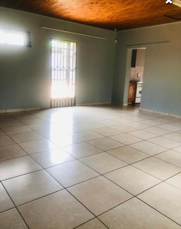 To Let 1 Bedroom Property for Rent in Glen Austin Gauteng