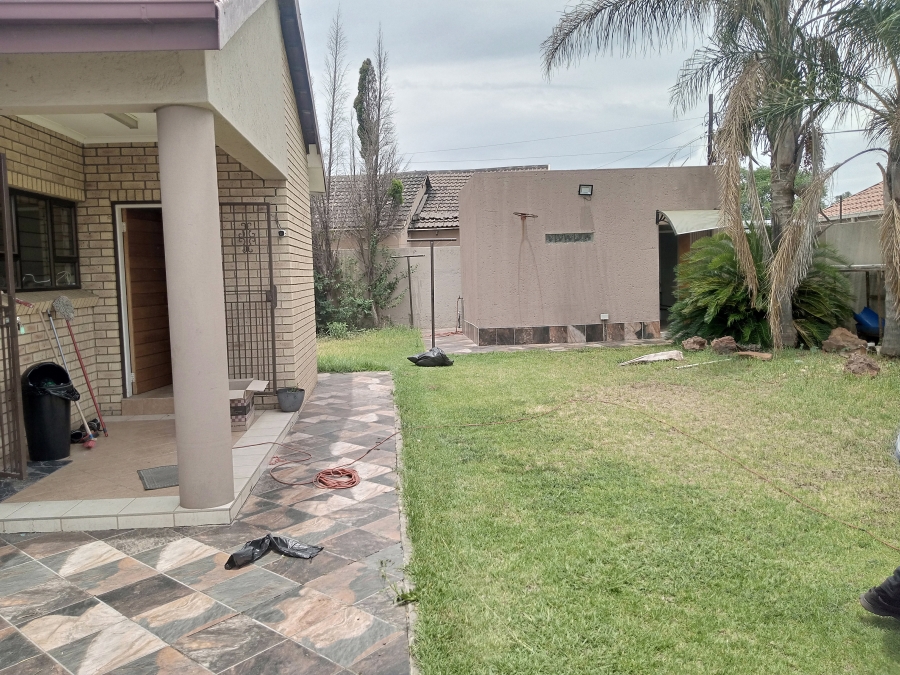 4 Bedroom Property for Sale in Rynsoord Gauteng