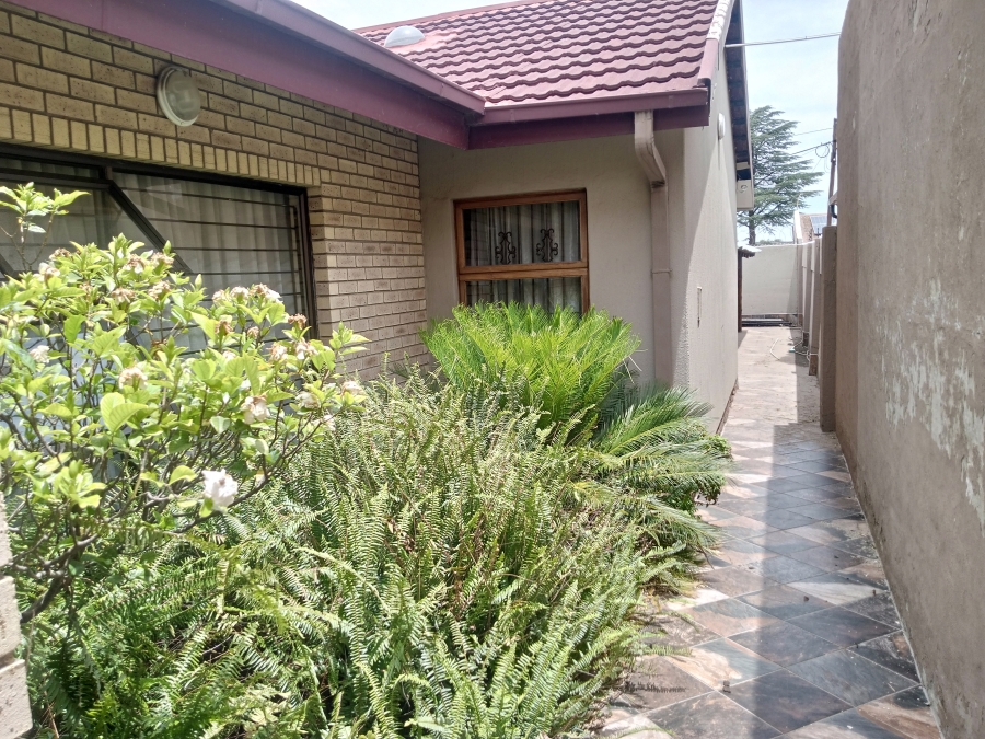 4 Bedroom Property for Sale in Rynsoord Gauteng