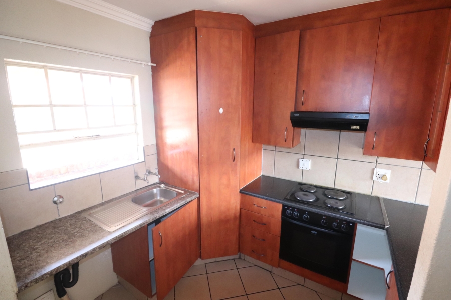 To Let 2 Bedroom Property for Rent in Allen Grove Gauteng