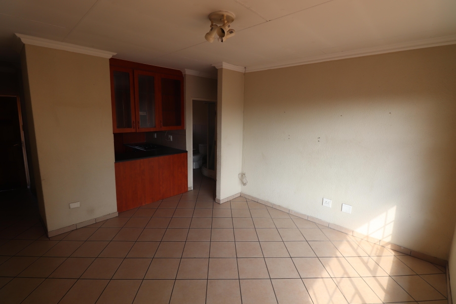 To Let 2 Bedroom Property for Rent in Allen Grove Gauteng