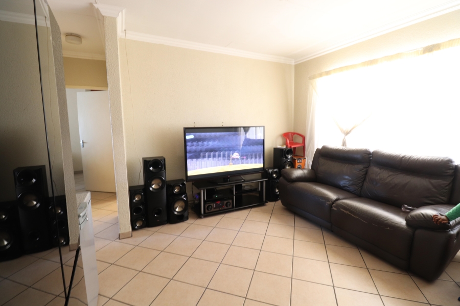 To Let 2 Bedroom Property for Rent in Allen Grove Gauteng