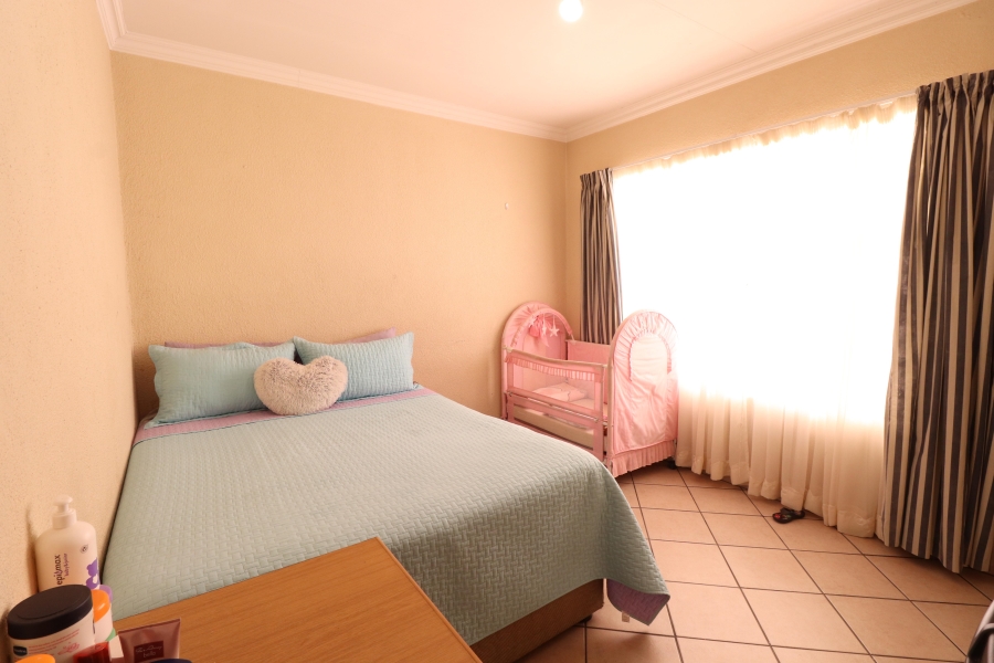 To Let 2 Bedroom Property for Rent in Allen Grove Gauteng