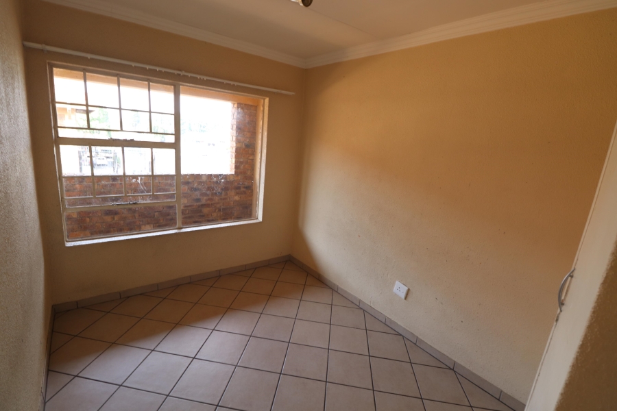 To Let 2 Bedroom Property for Rent in Allen Grove Gauteng