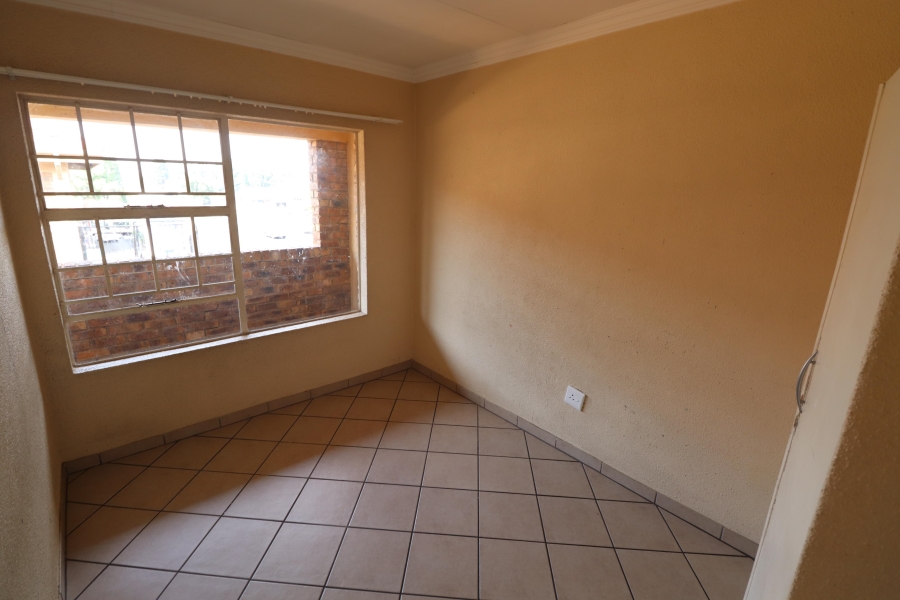 To Let 2 Bedroom Property for Rent in Allen Grove Gauteng