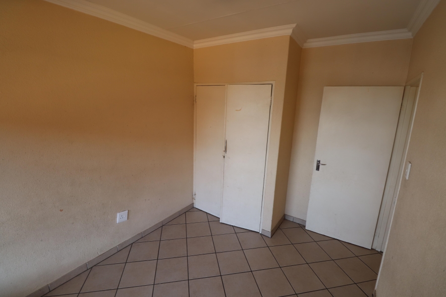 To Let 2 Bedroom Property for Rent in Allen Grove Gauteng