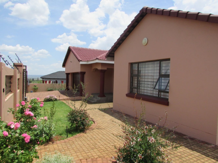 4 Bedroom Property for Sale in Westonaria Gauteng