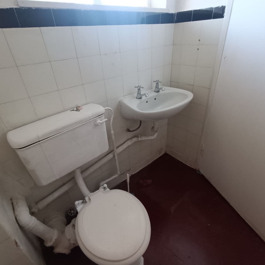 To Let 1 Bedroom Property for Rent in Emmarentia Gauteng