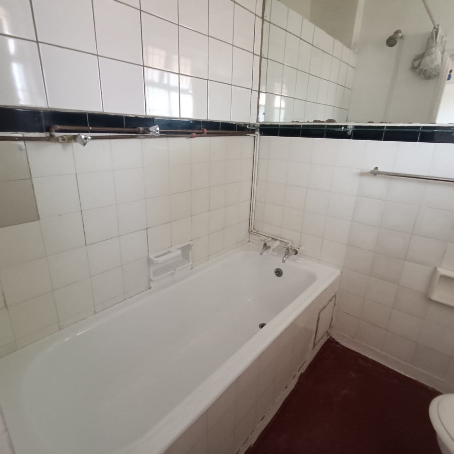 To Let 1 Bedroom Property for Rent in Emmarentia Gauteng