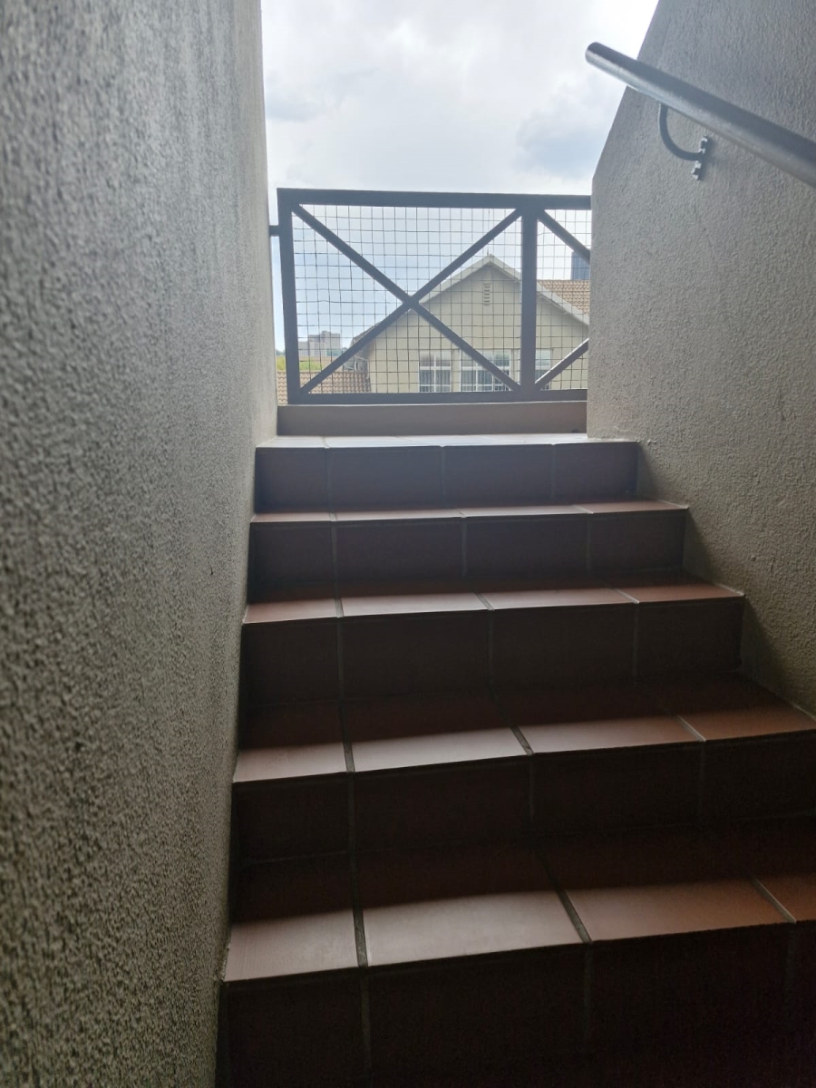 To Let 1 Bedroom Property for Rent in Melville Gauteng