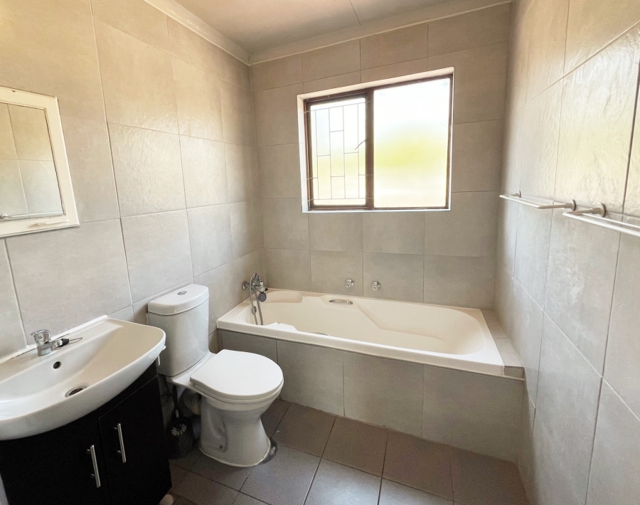 To Let 2 Bedroom Property for Rent in Sunninghill Gauteng