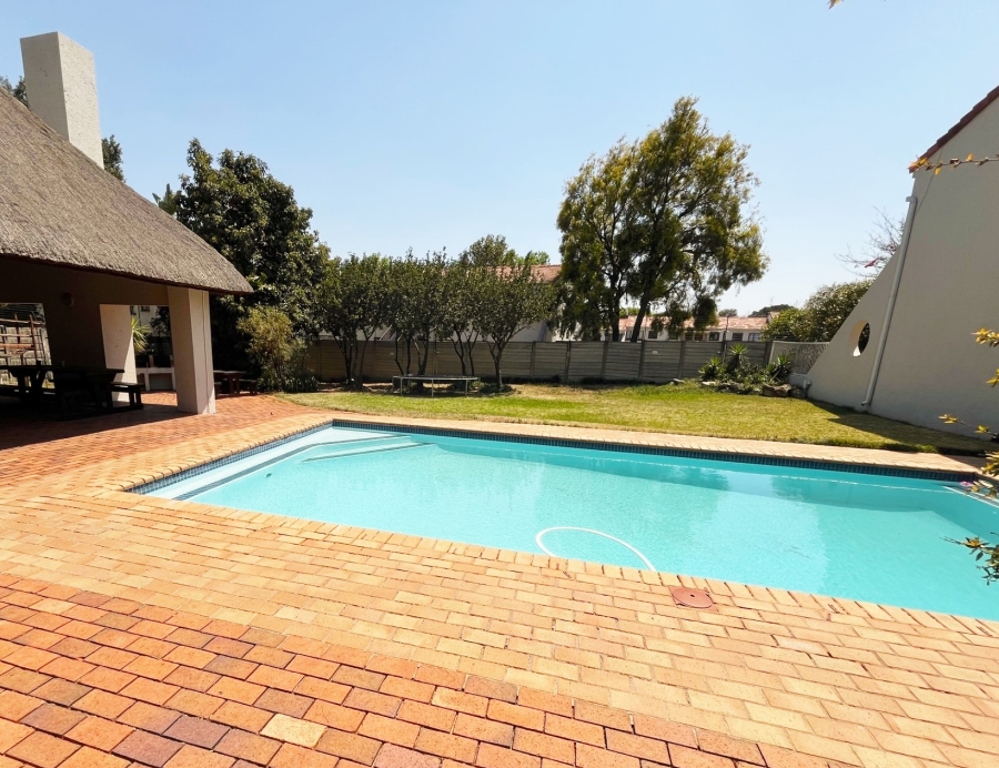 To Let 2 Bedroom Property for Rent in Sunninghill Gauteng