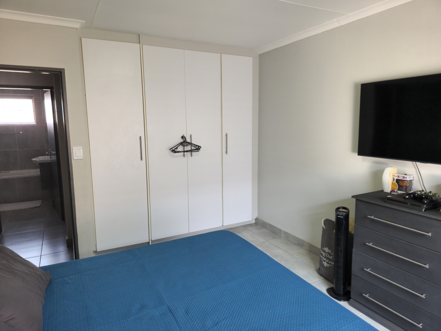 2 Bedroom Property for Sale in Meyersdal Gauteng