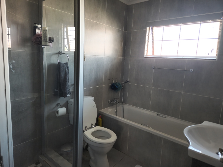 2 Bedroom Property for Sale in Meyersdal Gauteng