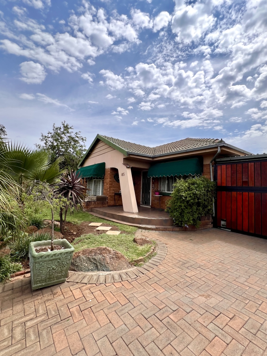 5 Bedroom Property for Sale in Florentia Gauteng