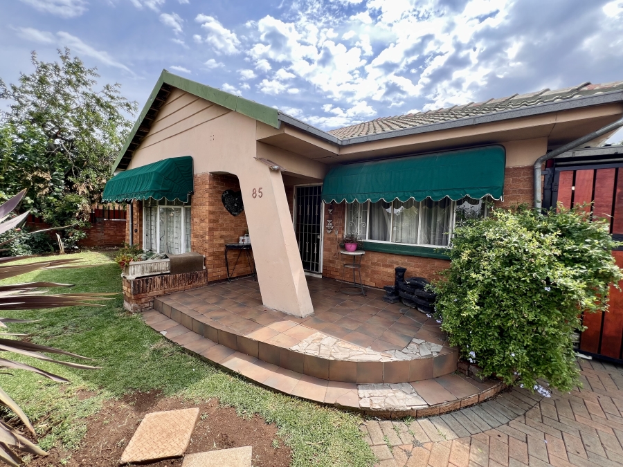 5 Bedroom Property for Sale in Florentia Gauteng