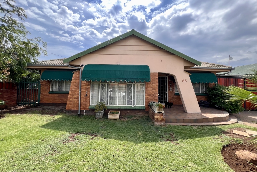 5 Bedroom Property for Sale in Florentia Gauteng