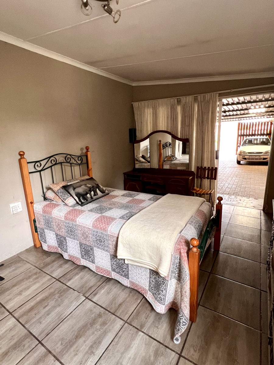 5 Bedroom Property for Sale in Florentia Gauteng