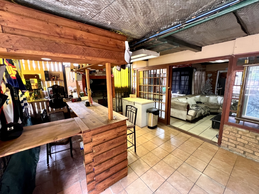 5 Bedroom Property for Sale in Florentia Gauteng