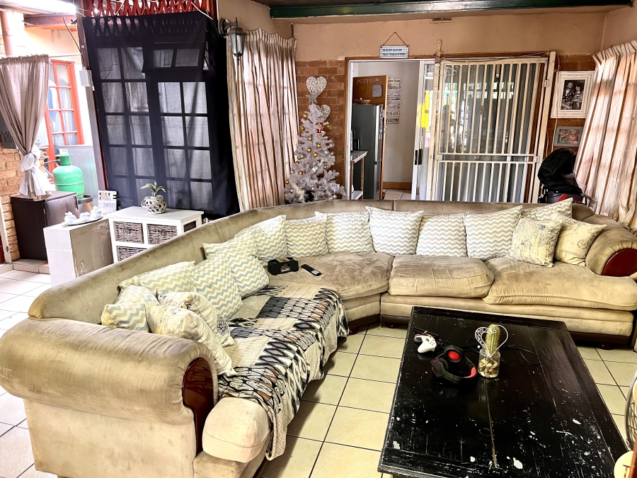 5 Bedroom Property for Sale in Florentia Gauteng