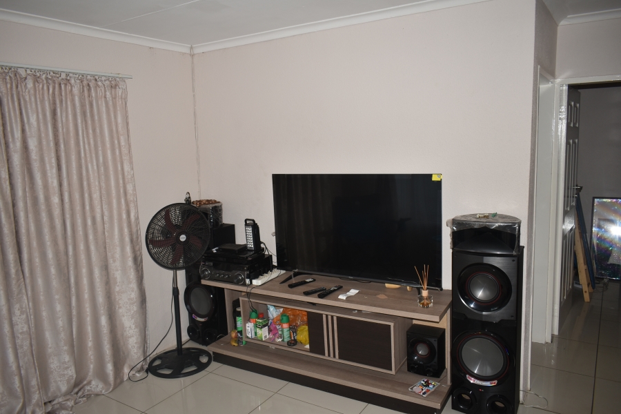 2 Bedroom Property for Sale in Soshanguve VV Gauteng