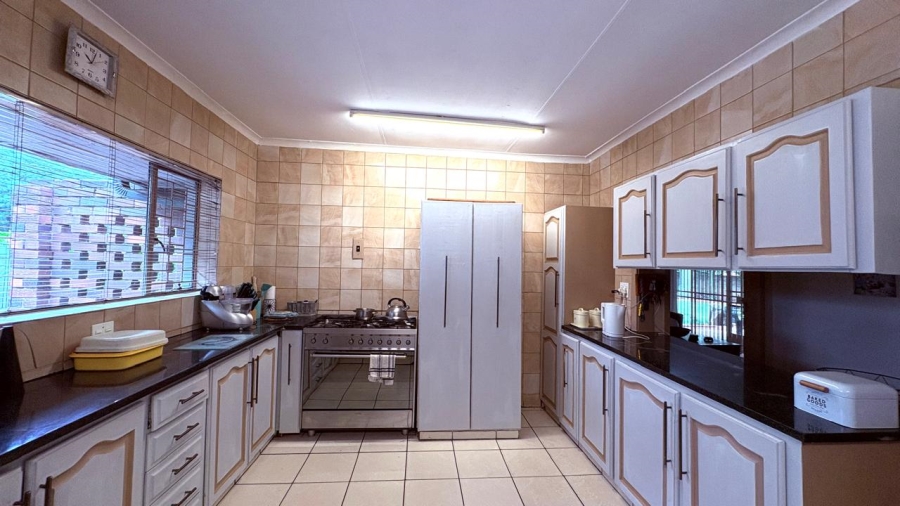 3 Bedroom Property for Sale in Selcourt Gauteng