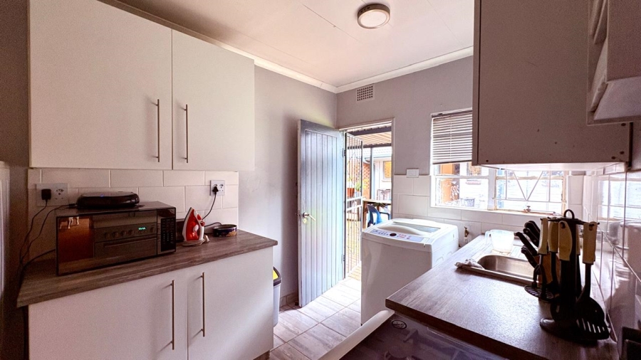 3 Bedroom Property for Sale in Selcourt Gauteng