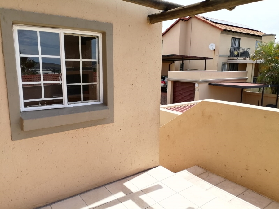 To Let 1 Bedroom Property for Rent in La Montagne Gauteng