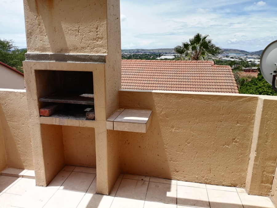 To Let 1 Bedroom Property for Rent in La Montagne Gauteng