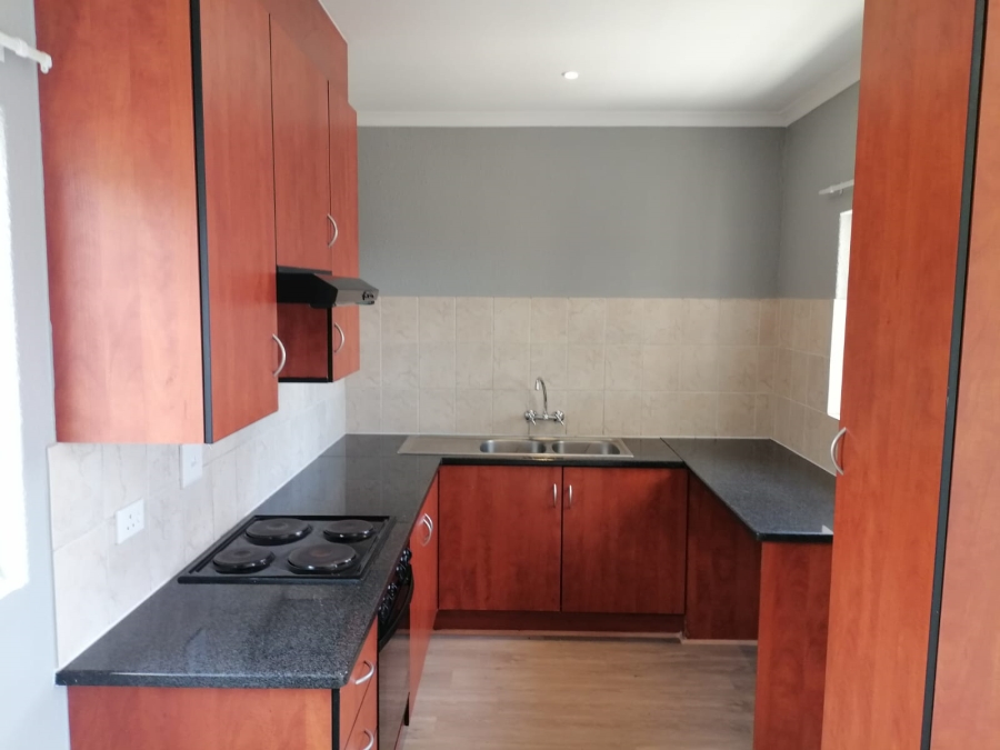 To Let 1 Bedroom Property for Rent in La Montagne Gauteng