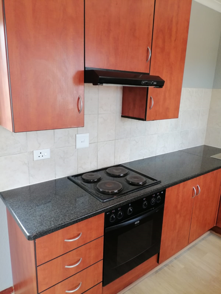 To Let 1 Bedroom Property for Rent in La Montagne Gauteng