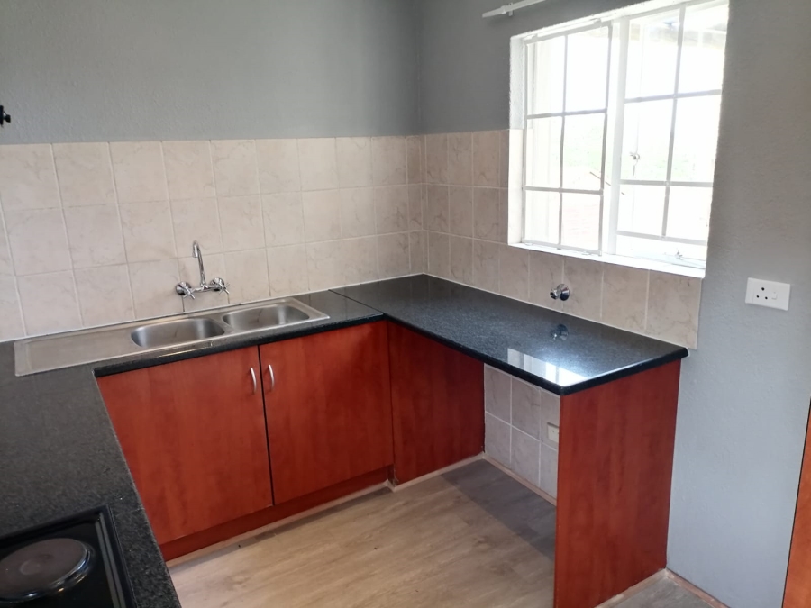 To Let 1 Bedroom Property for Rent in La Montagne Gauteng